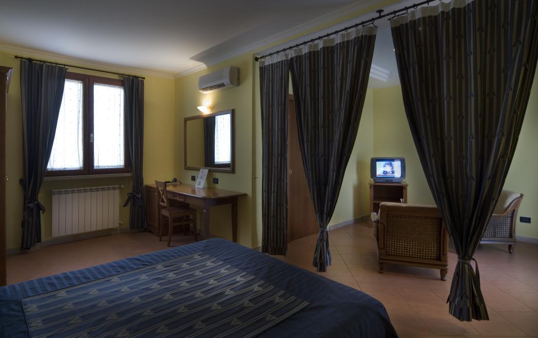 Il Casale Corte Rossa Латина Экстерьер фото